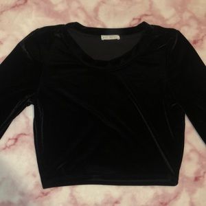 Long sleeve velvet crop top